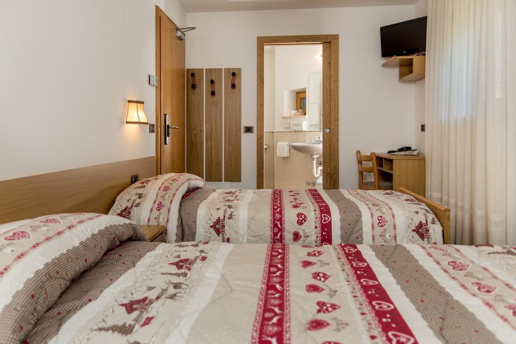 Hotel Garni Lastei Pozza di Fassa Zewnętrze zdjęcie